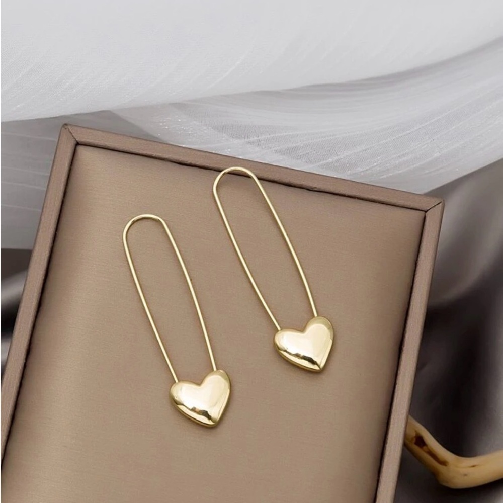 Elegant Gold Heart Earrings